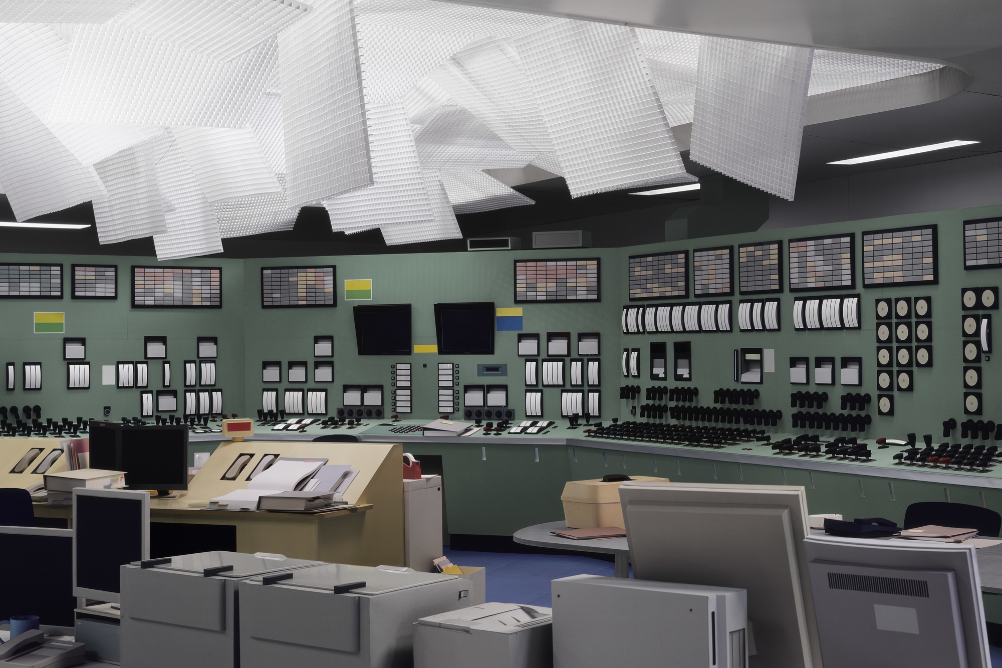 托瑪斯．德曼，《控制室》，© Thomas Demand，VG Bild-Kunst，Bonn.（照片提供／台北市立美術館）