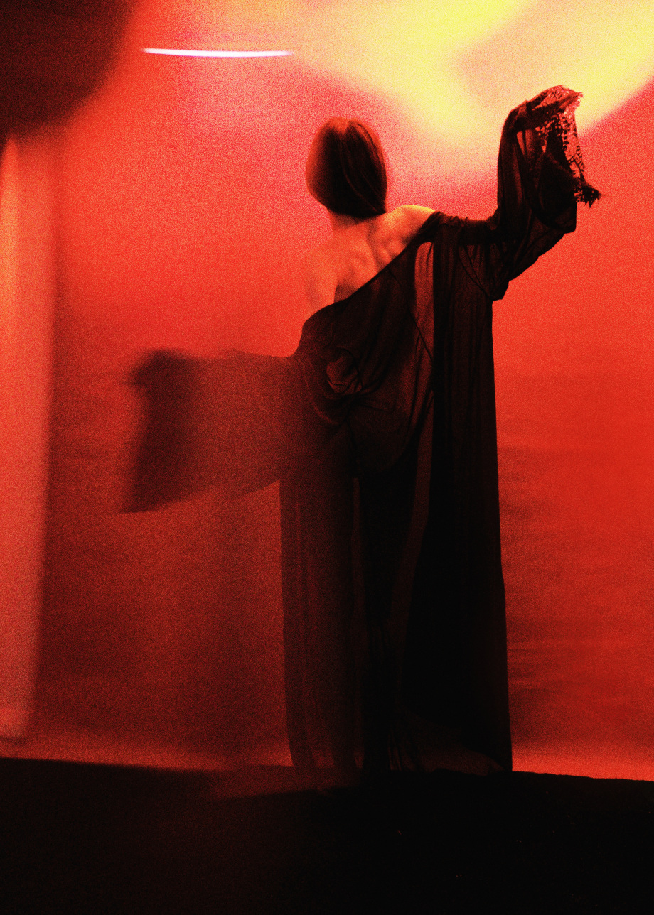 火焰总在午夜燃烧