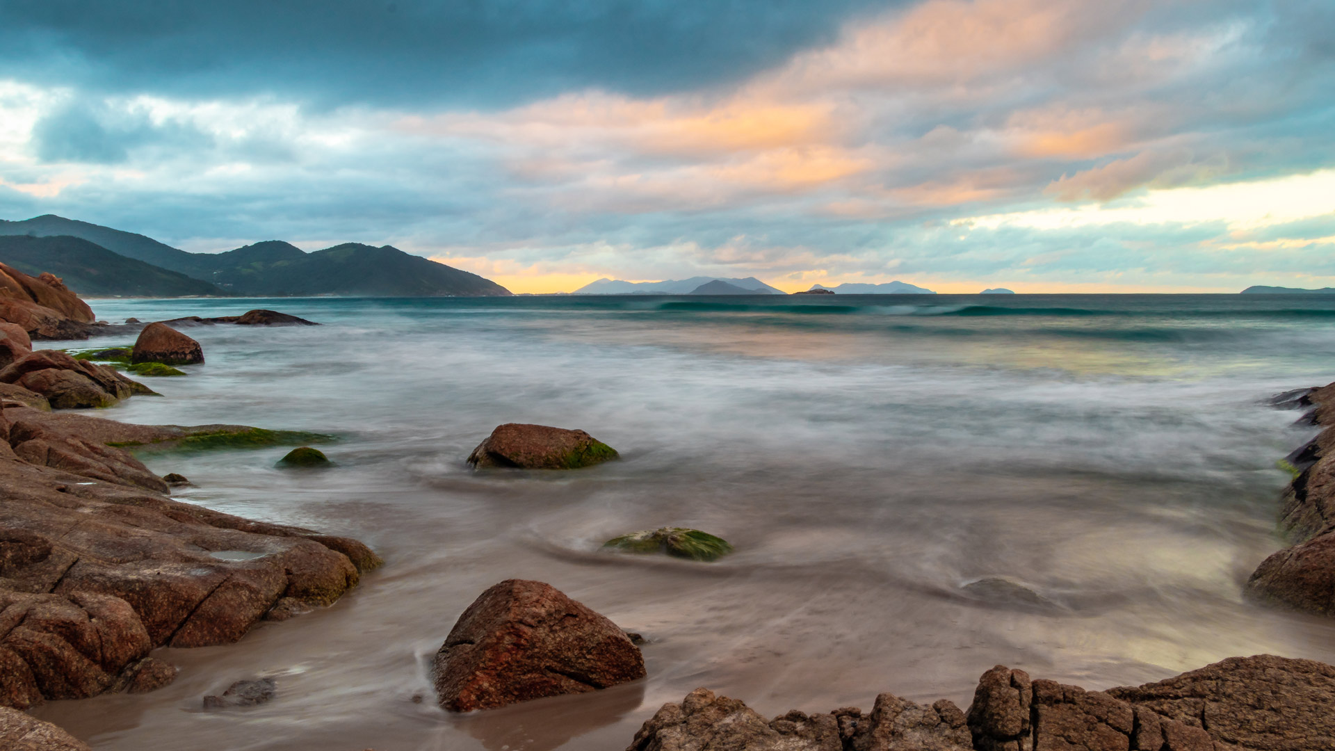 圣卡塔琳娜州的海滩，巴西