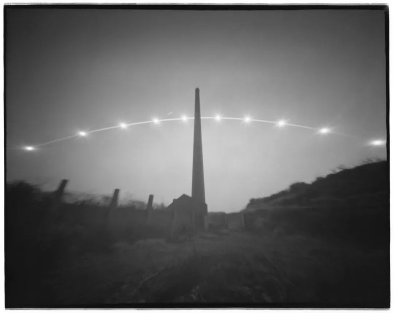 陈晓峰针孔摄影作品：编号：2014 20号；相机：赵友钦号；焦距：80毫米；孔径：0.33毫米；滤镜：-2红镜 -2阻光镜；感光材料：德国ADOX黑白页片；时间：2014年2月2日