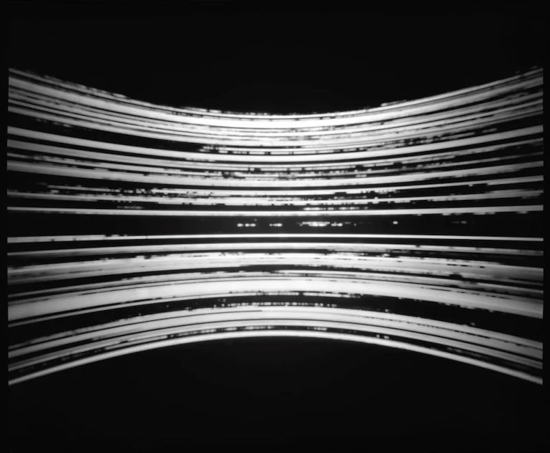 陈晓峰针孔摄影作品《三生万物》：编号：2016 69号；相机：老子4号；焦距：112毫米；孔径：0.39毫米；滤镜：-2红镜 -3阻光镜；时间：2016年12月23日-2017年6月23日