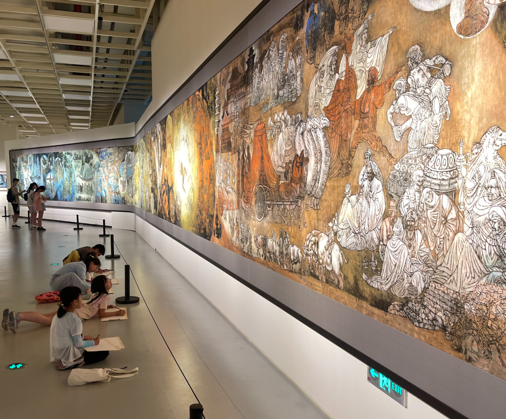 展出现场的巨幅《丝绸之路》