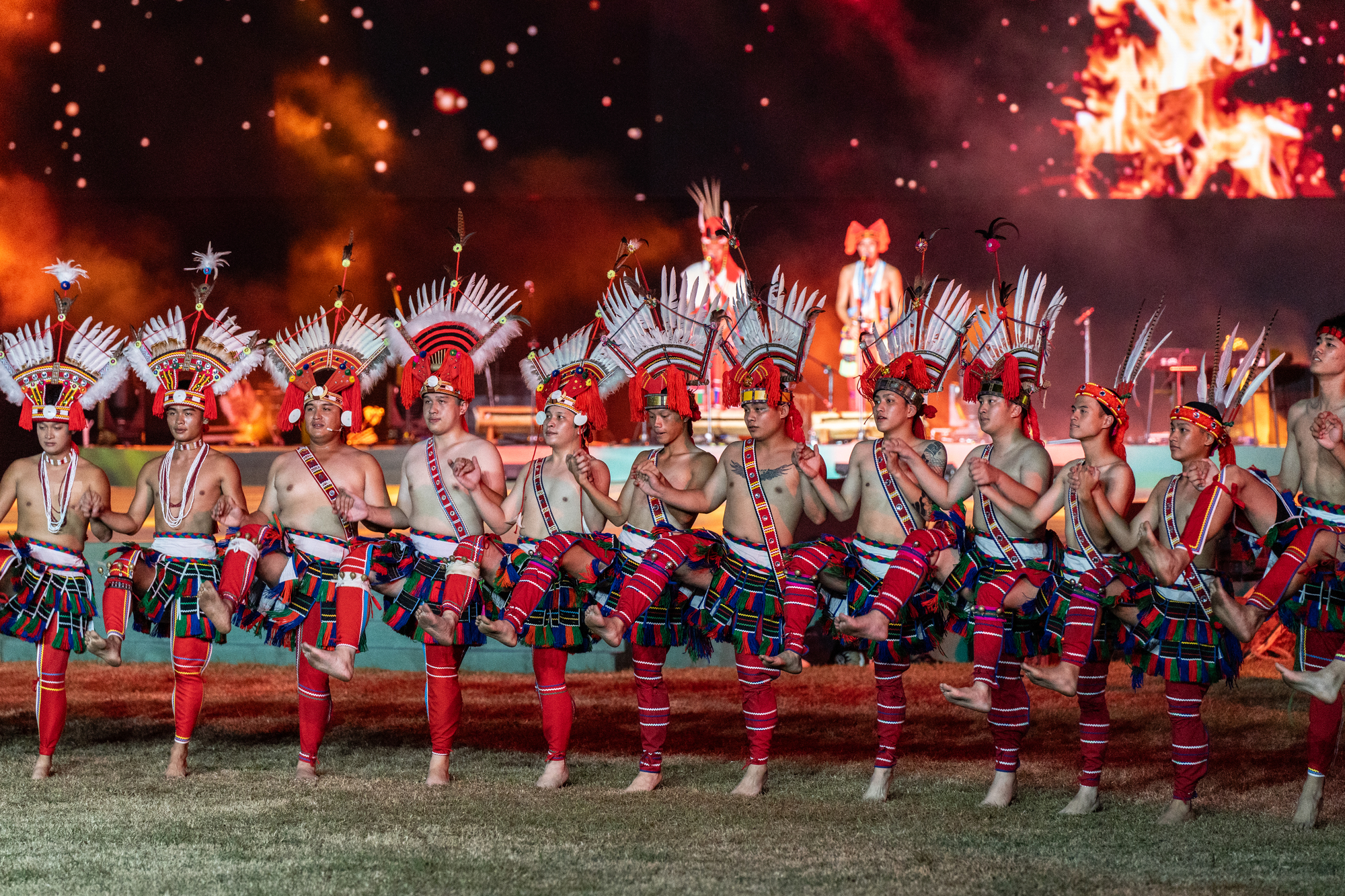 2023花蓮縣原民聯合豐年節於7月21日連續三天，以「秀姑巒溪之夜」、「花蓮溪之夜」、「奇萊平原之夜」為主題，在花蓮縣體育館旁大草原正式展開。（攝影／陳曉威／資料照片）