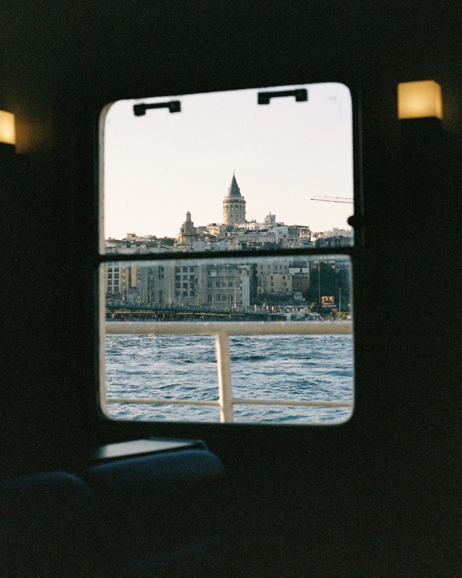 摄影师Ömer（ins:fotografveimge）胶片影像 伊斯坦布尔，轮船上的悠闲时光
