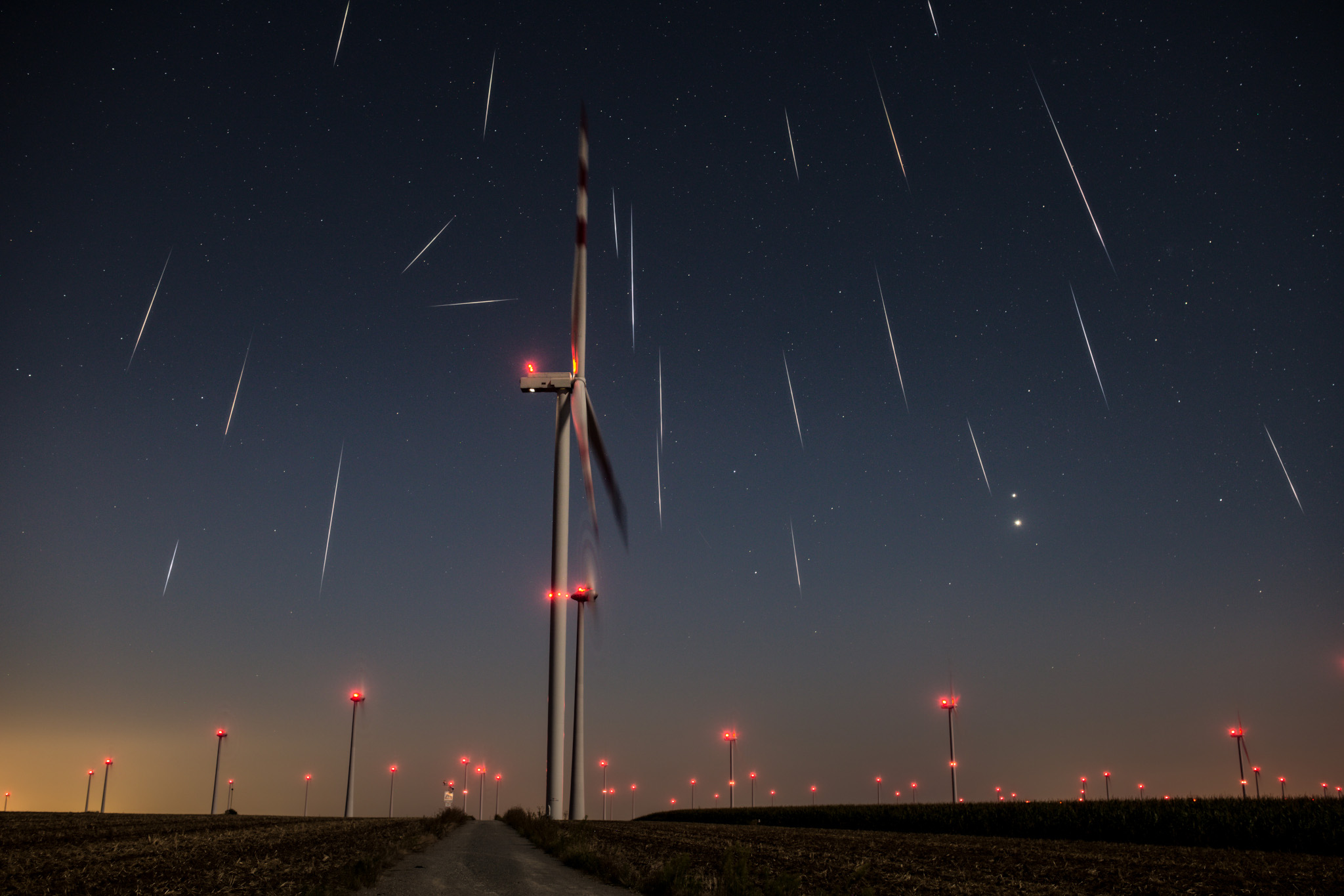 英仙座流星雨和群外流星