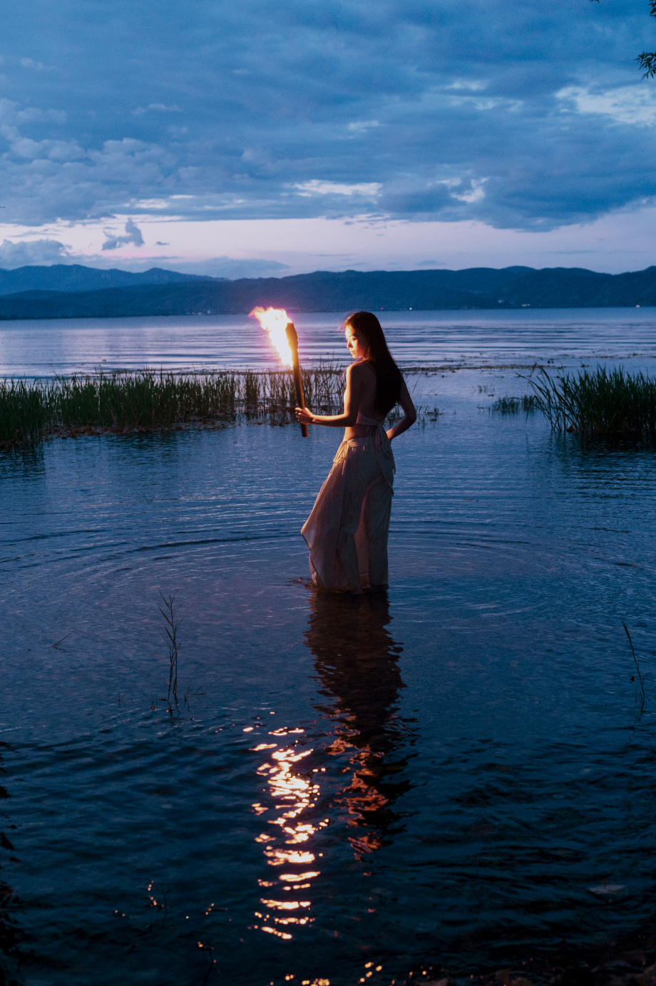 天暗下来，我就是光