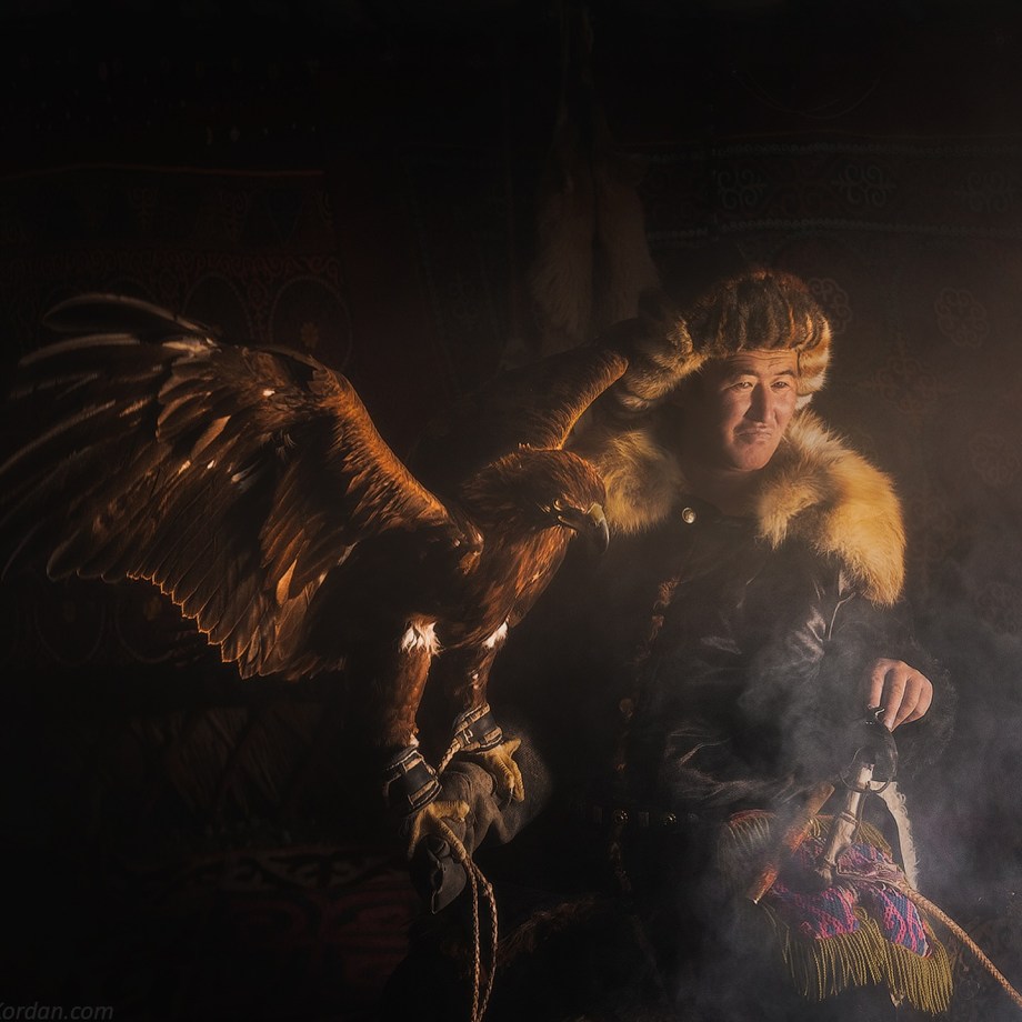 蒙古西部的猎鹰部落 摄影师Daniel Kordan