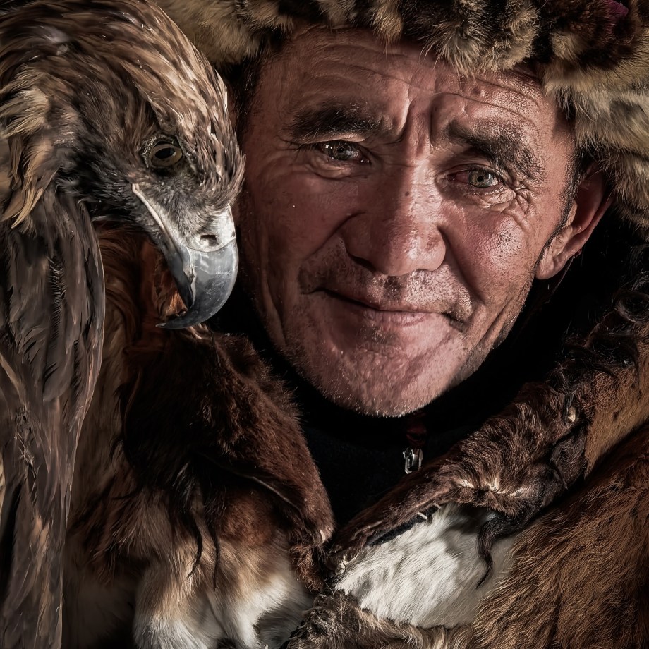 蒙古西部的猎鹰部落 摄影师Daniel Kordan