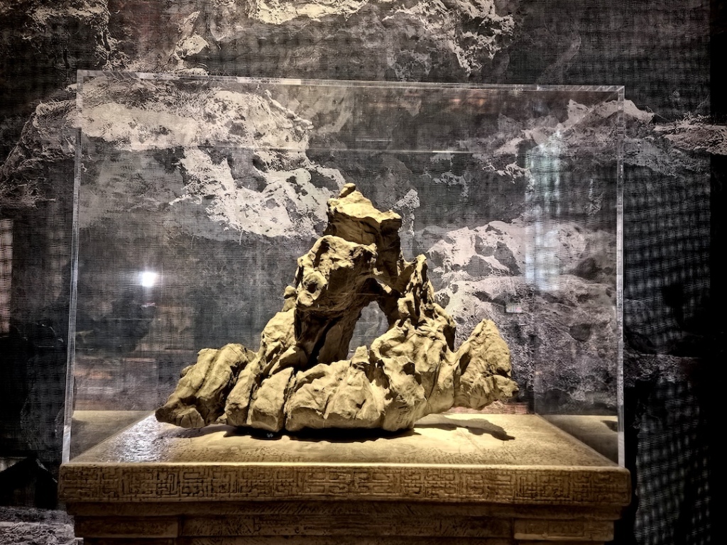 展览现场的灵璧石