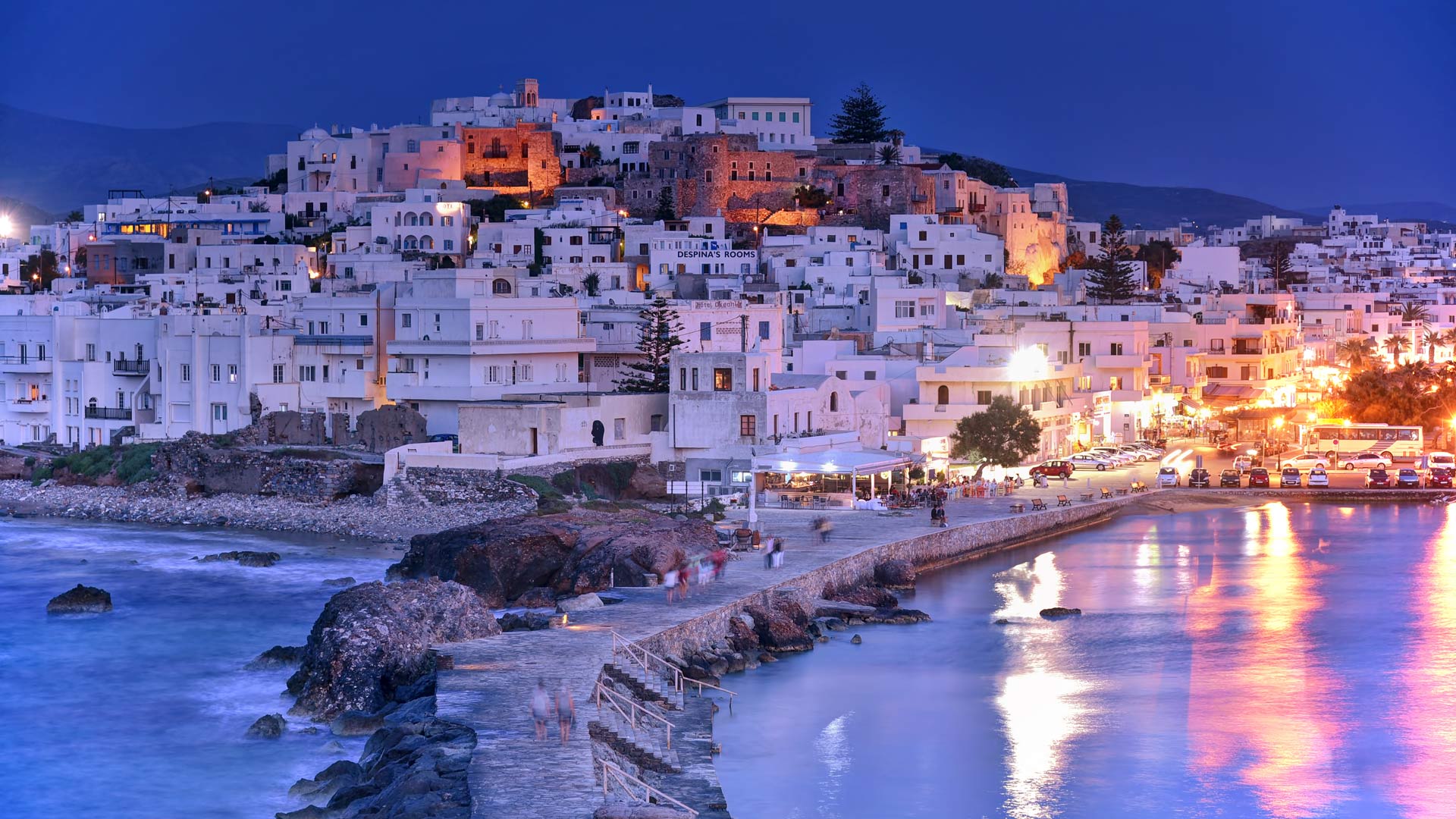 希腊基克拉迪斯群岛纳克索斯岛的蓝时分