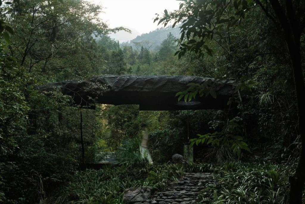 望向石亭 © 存在摄影 Arch-Exist