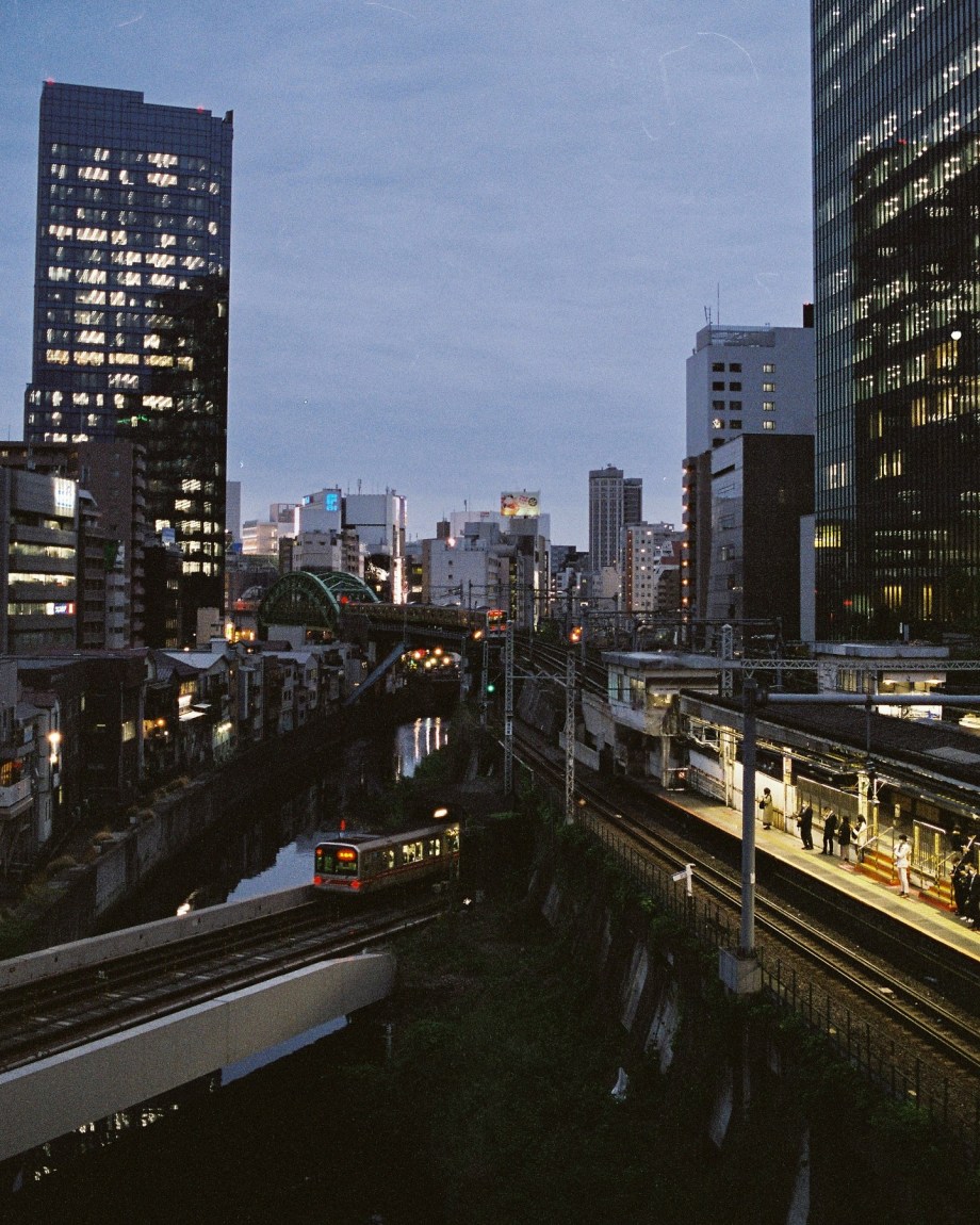 夜晚的东京街头，摄影师Angelo胶片影像