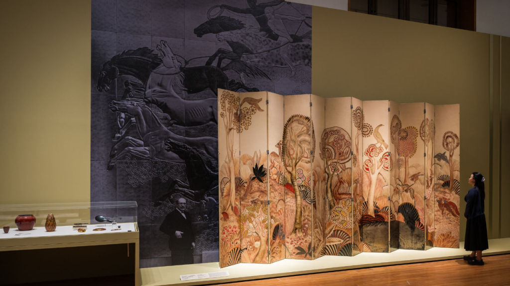 展览现场的亚洲装饰艺术品  图：新加坡国家美术馆